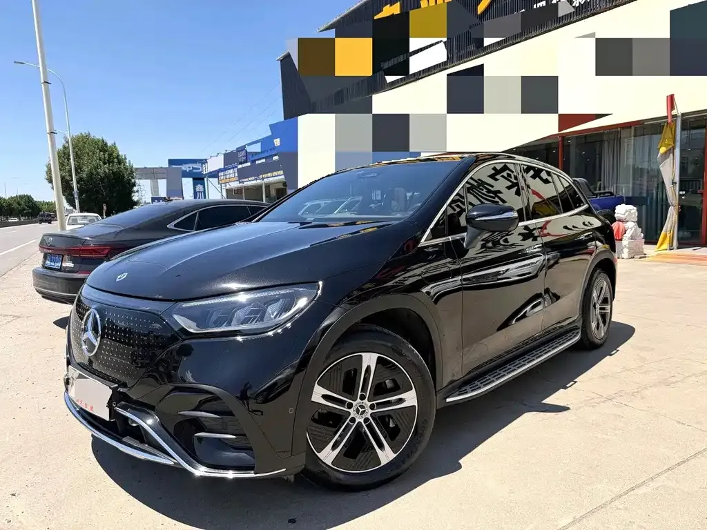 Mercedes-Benz EQE SUV — фото 4