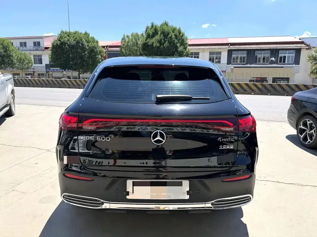 Mercedes-Benz EQE SUV — фото 3