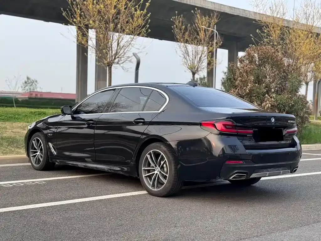 BMW 5 Series New Energy — фото 2