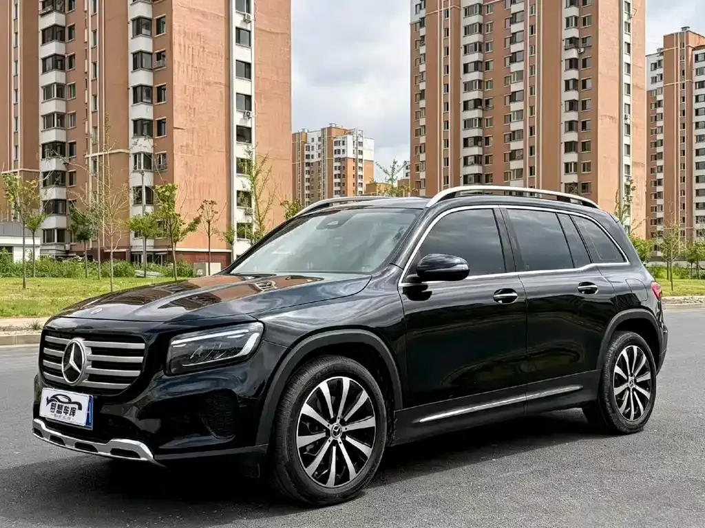 Mercedes-Benz GLB — фото 1