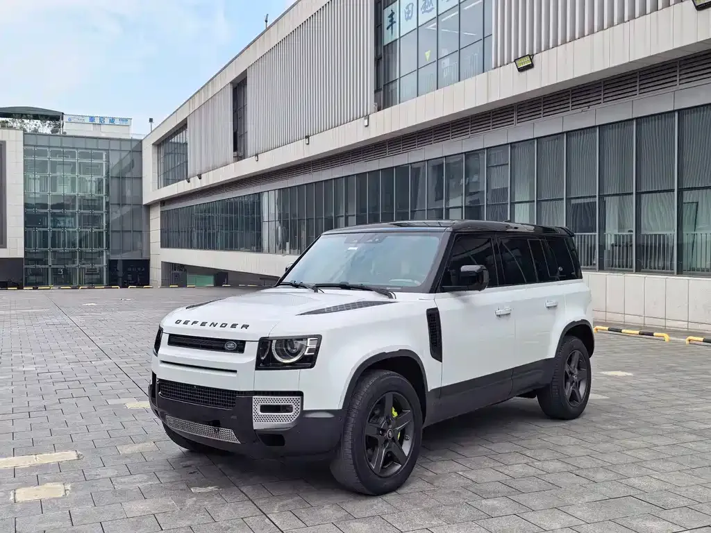 Land Rover Defender — фото 1