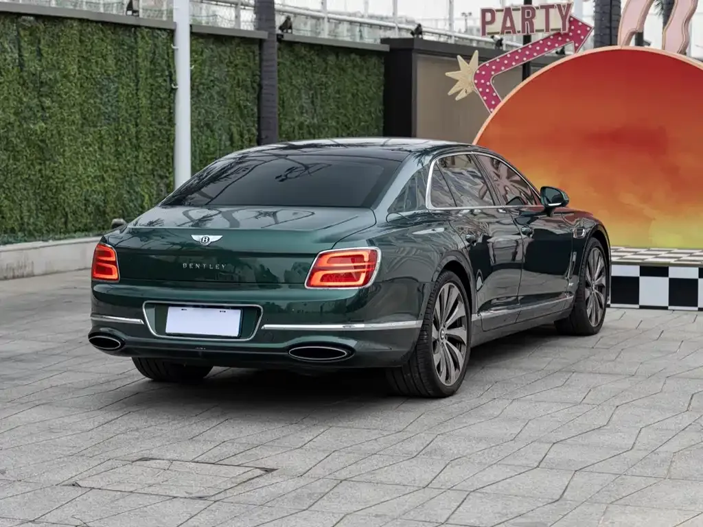 Bentley Flying Spur — фото 8