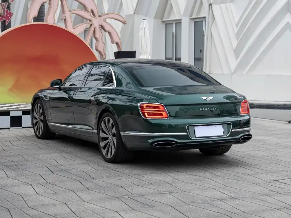 Bentley Flying Spur — фото 9