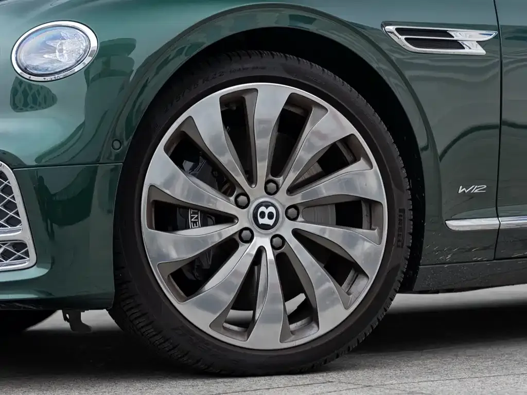 Bentley Flying Spur — фото 6
