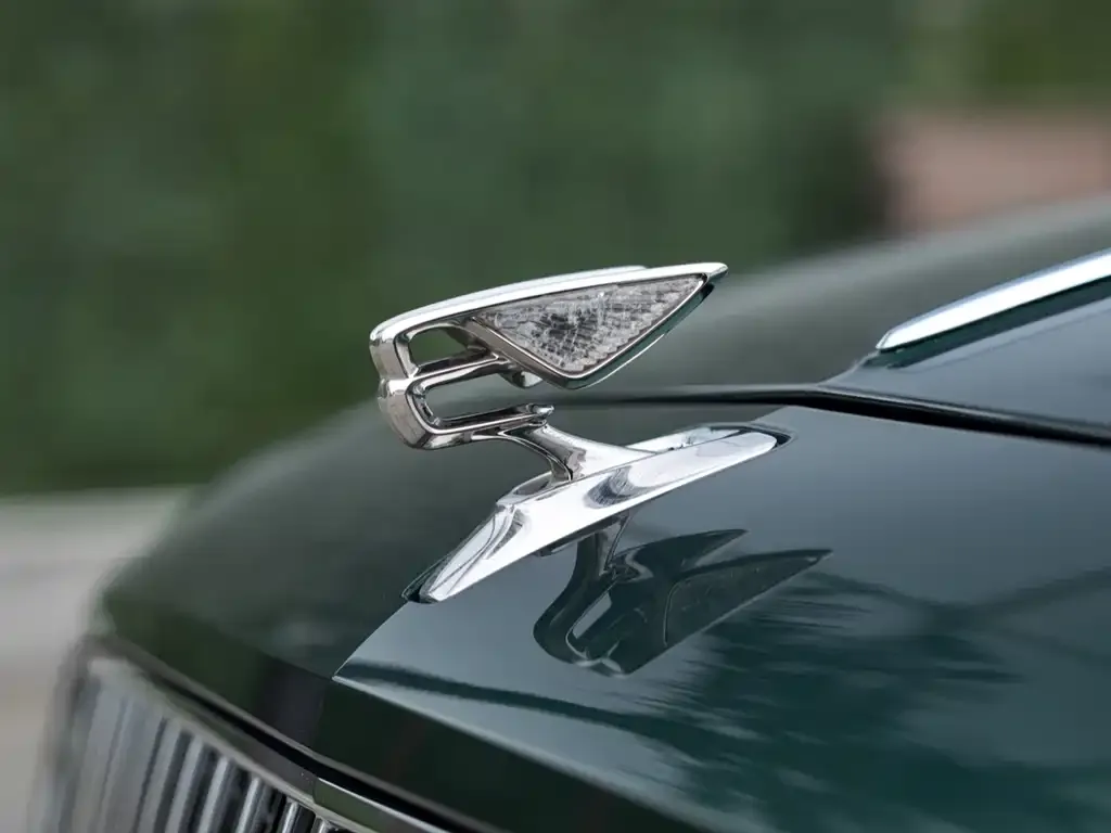 Bentley Flying Spur — фото 2