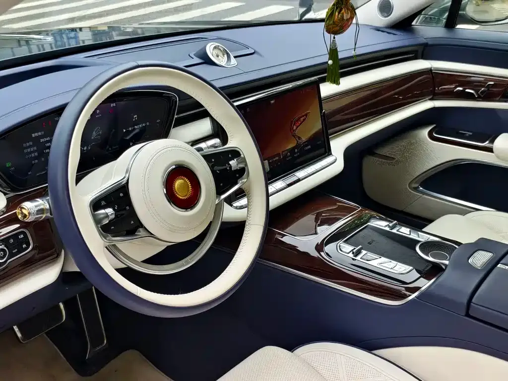 Hongqi Hongqi Golden Sunflower Guoya — фото 3