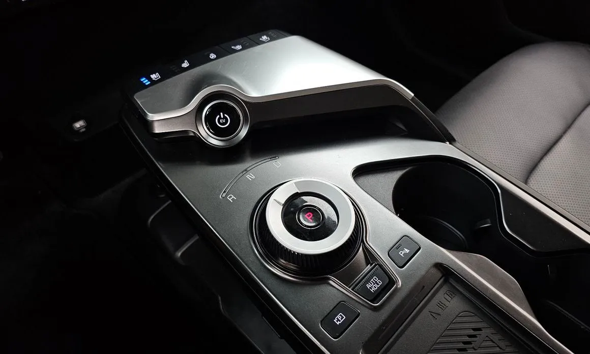 Kia EV6 — фото 9