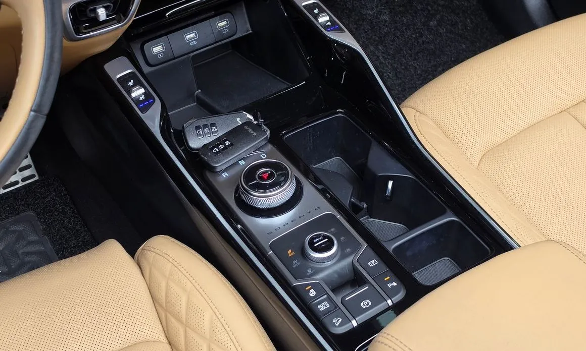 Kia Sorento — фото 8