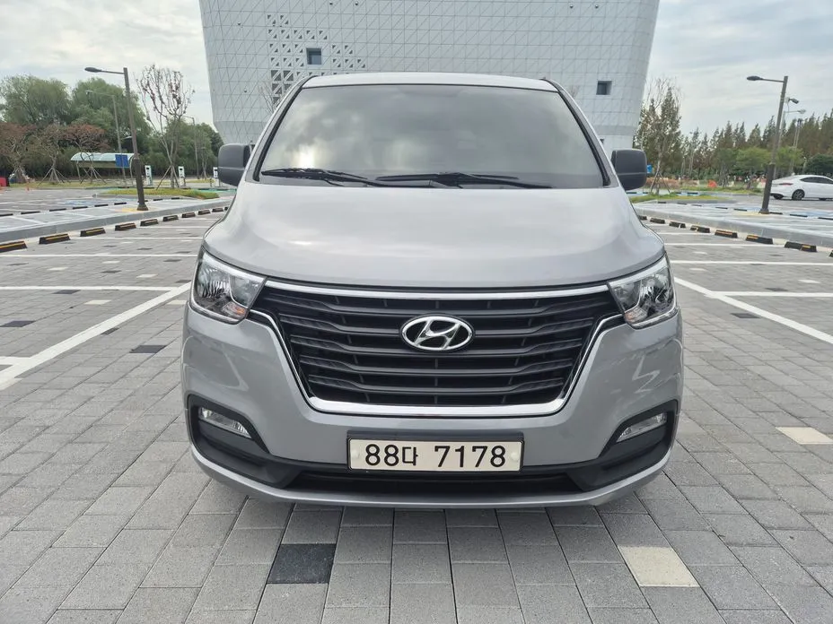 Hyundai Starex — фото 1