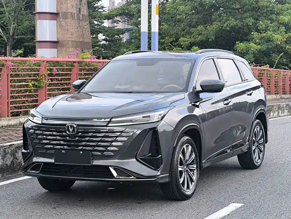 Changan CS75 PLUS — фото 1
