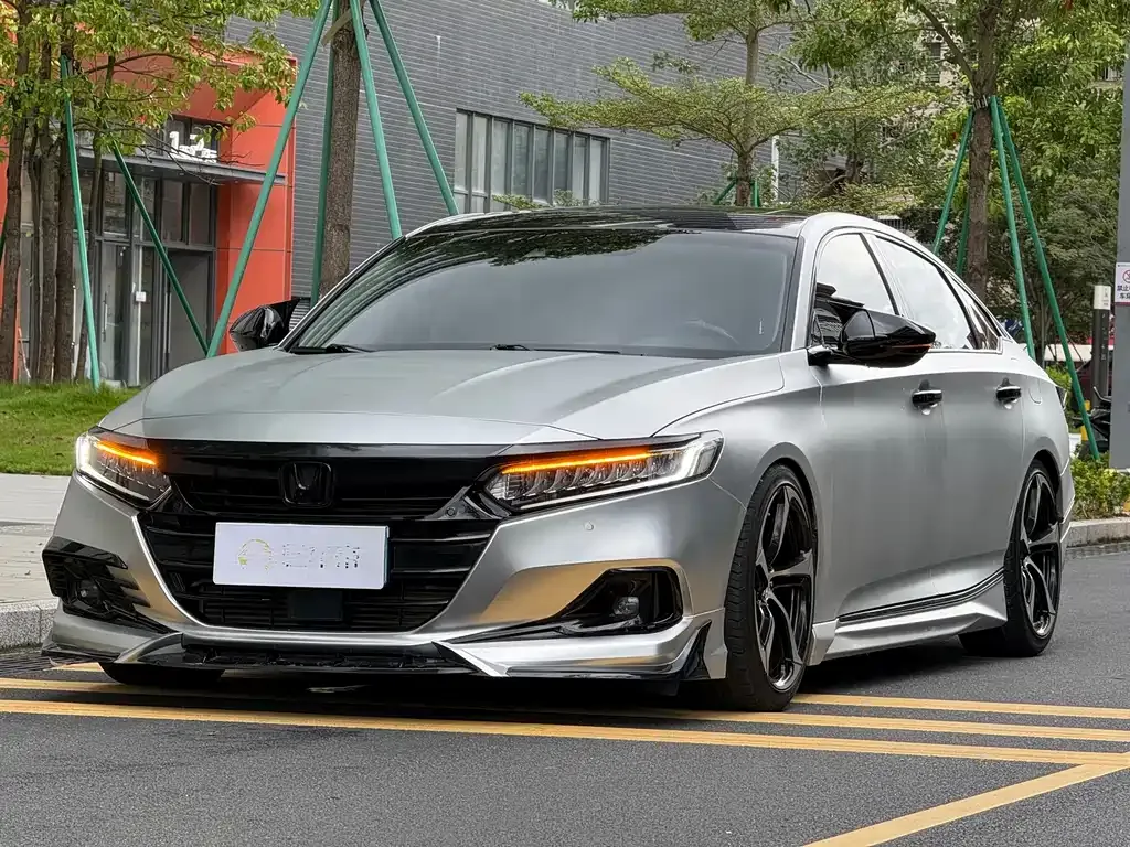 Honda Accord — фото 1