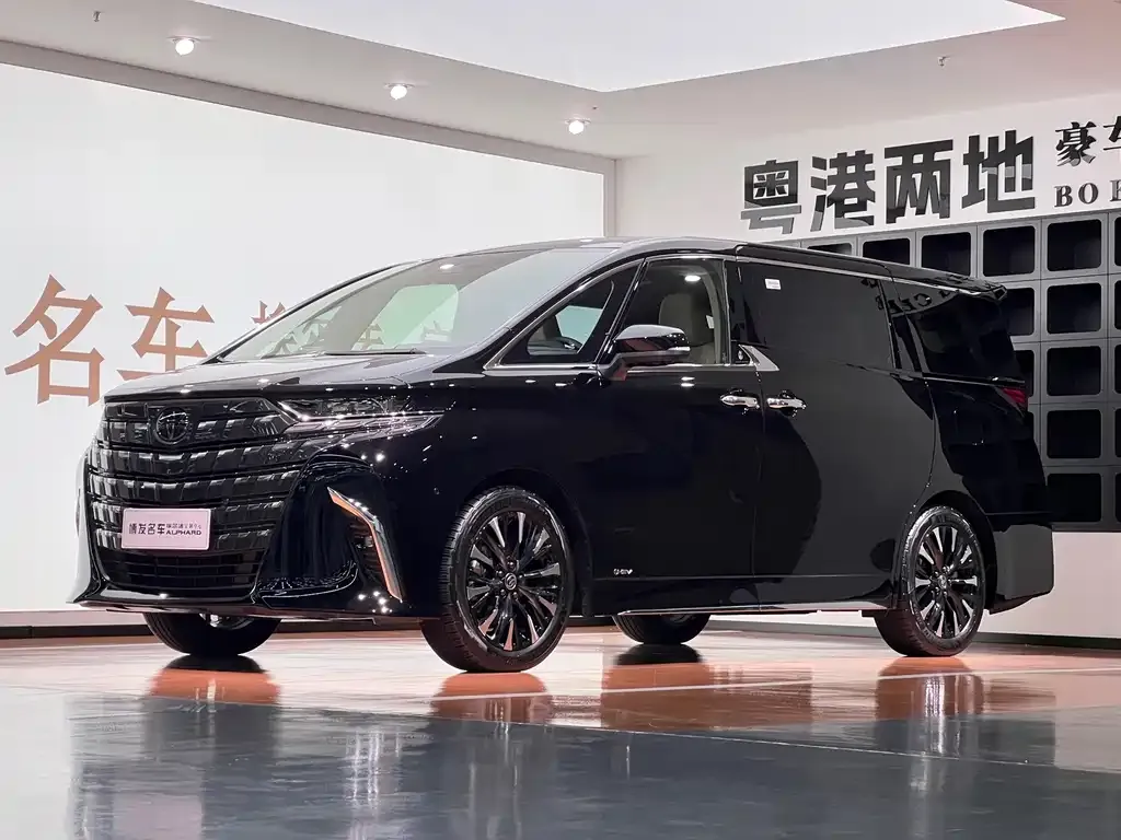 Toyota Alphard — фото 1