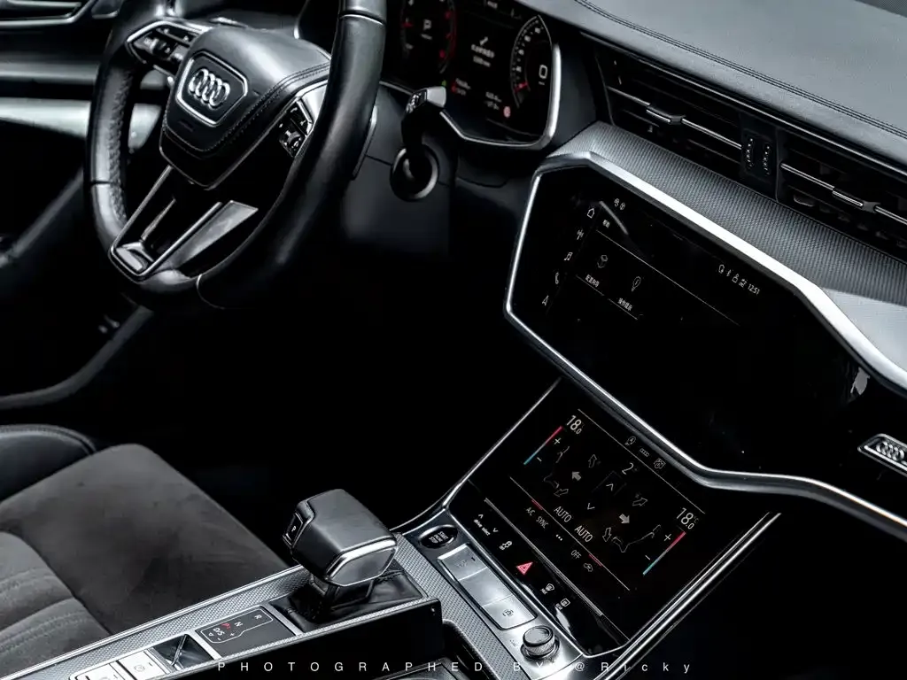 Audi A6L — фото 5