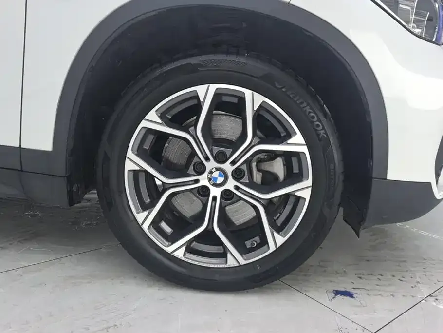 BMW X1 — фото 9