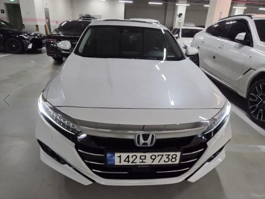 Honda Accord — фото 1