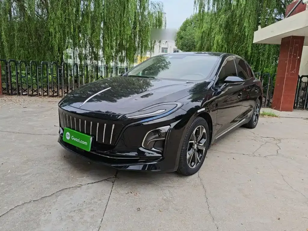 Hongqi E-QM5 — фото 1