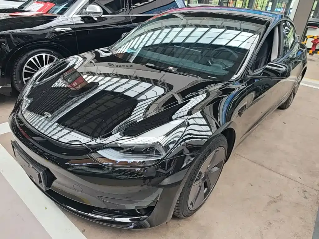 Tesla Model 3 — фото 2