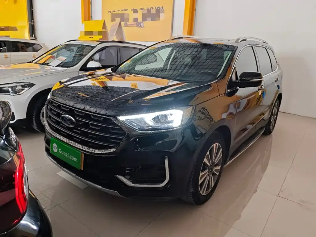 Ford Edge — фото 1