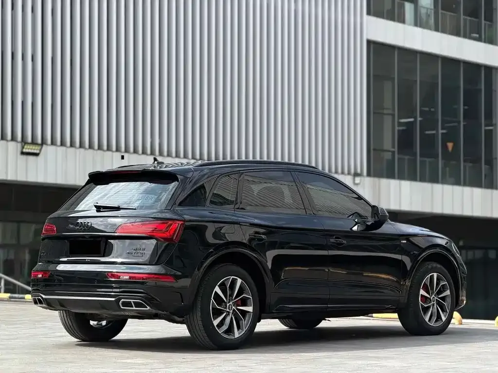 Audi Q5L — фото 3