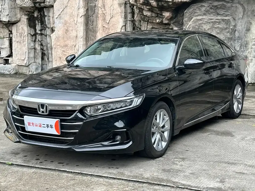 Honda Accord — фото 1