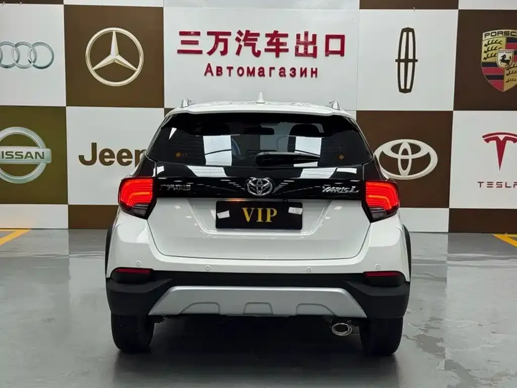 Toyota Yaris L — фото 8