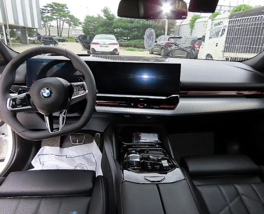 BMW 5-Series — фото 10