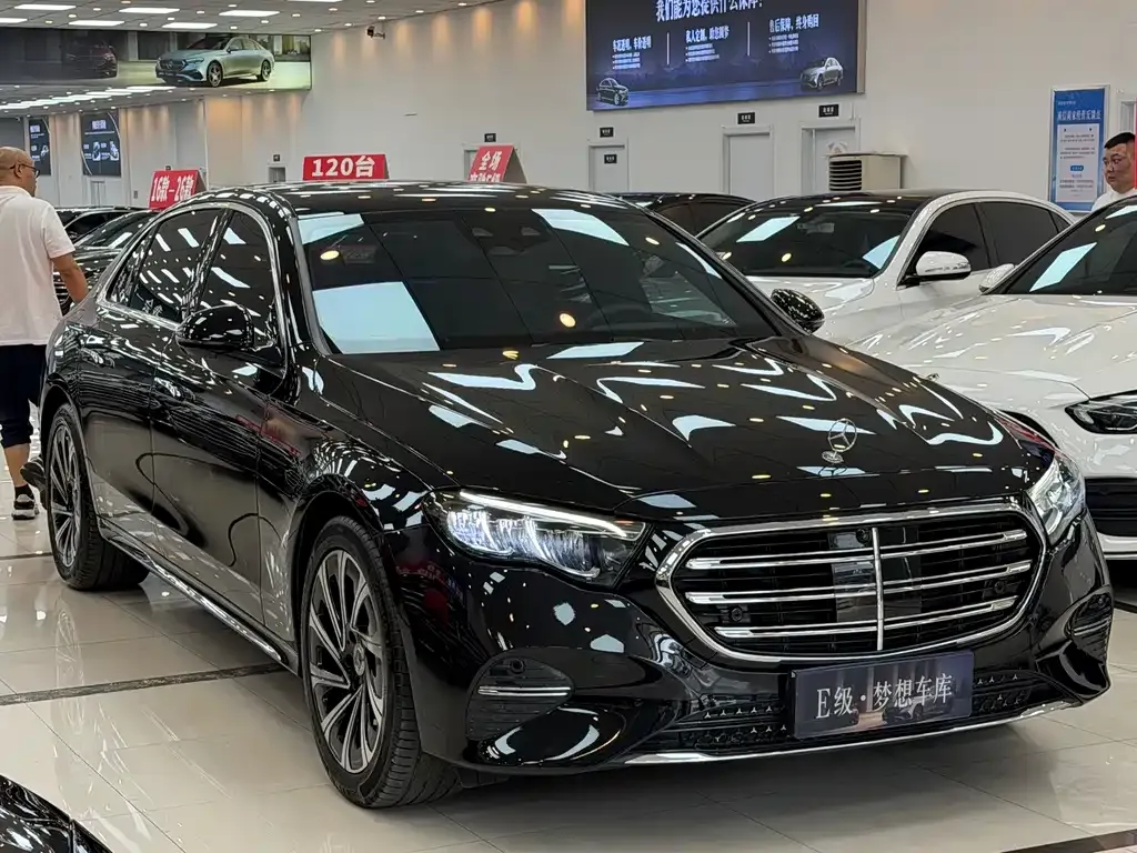 Mercedes-Benz E-Class — фото 10