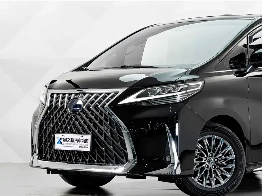 Lexus LM — фото 3