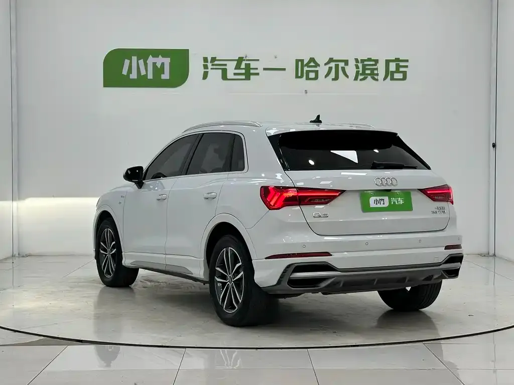 Audi Q3 — фото 10