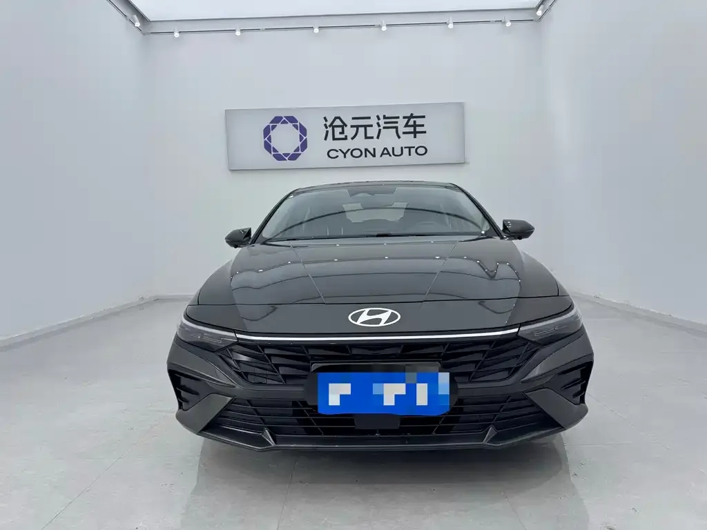 Hyundai Elantra — фото 3