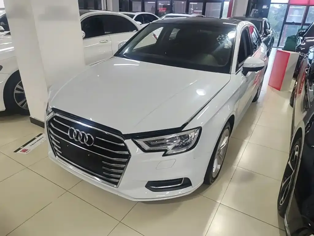 Audi A3 — фото 1