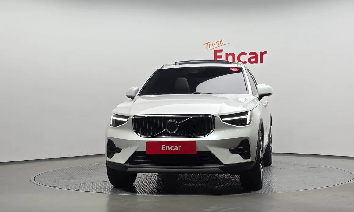 Volvo XC40 — фото 2