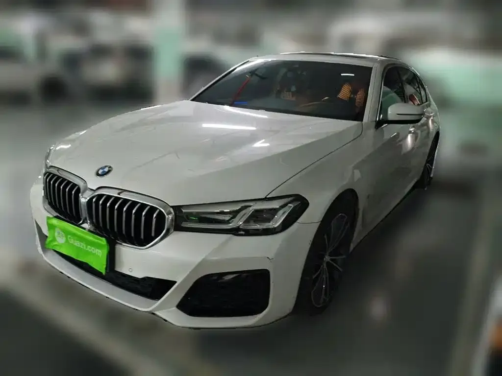 BMW 5 Series — фото 1