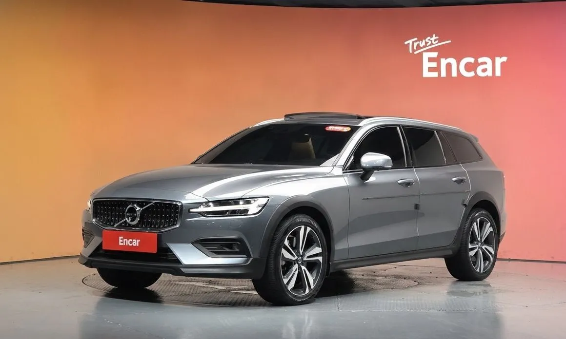 Volvo V60 — фото 1