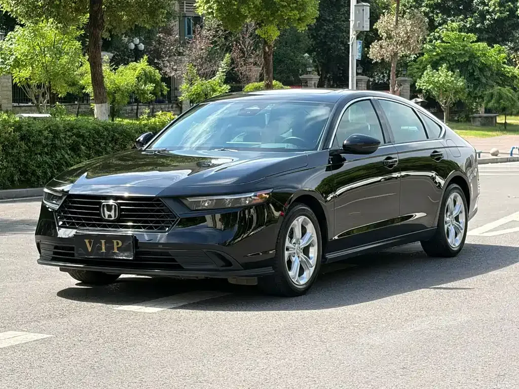 Honda Accord — фото 1