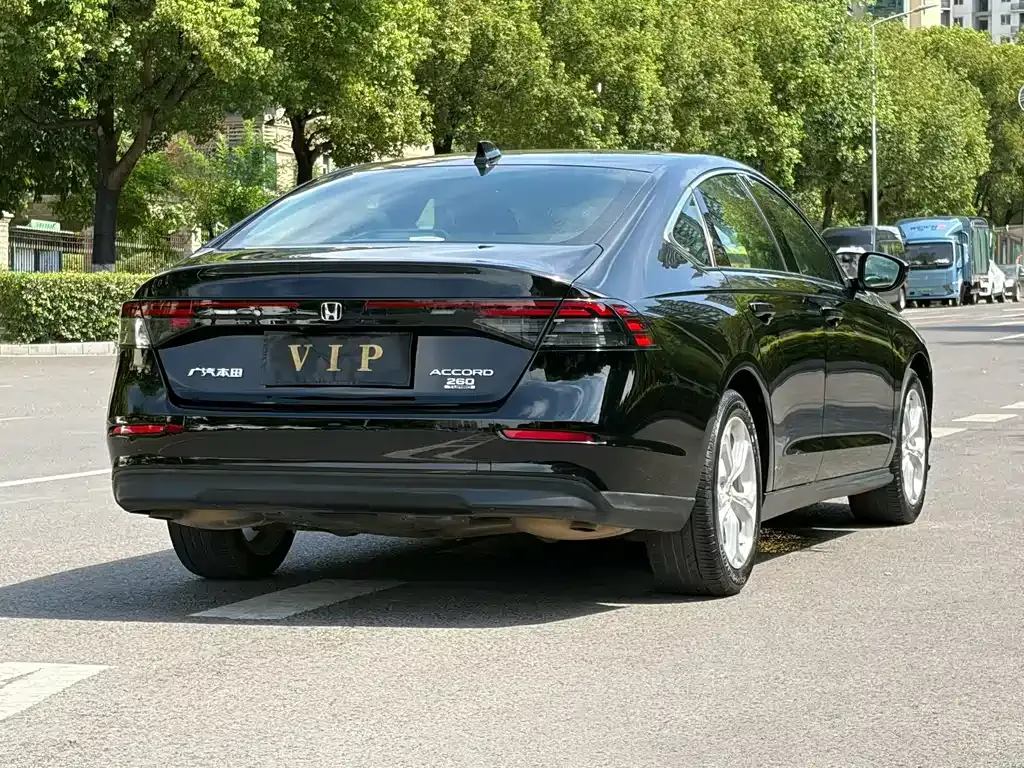 Honda Accord — фото 9