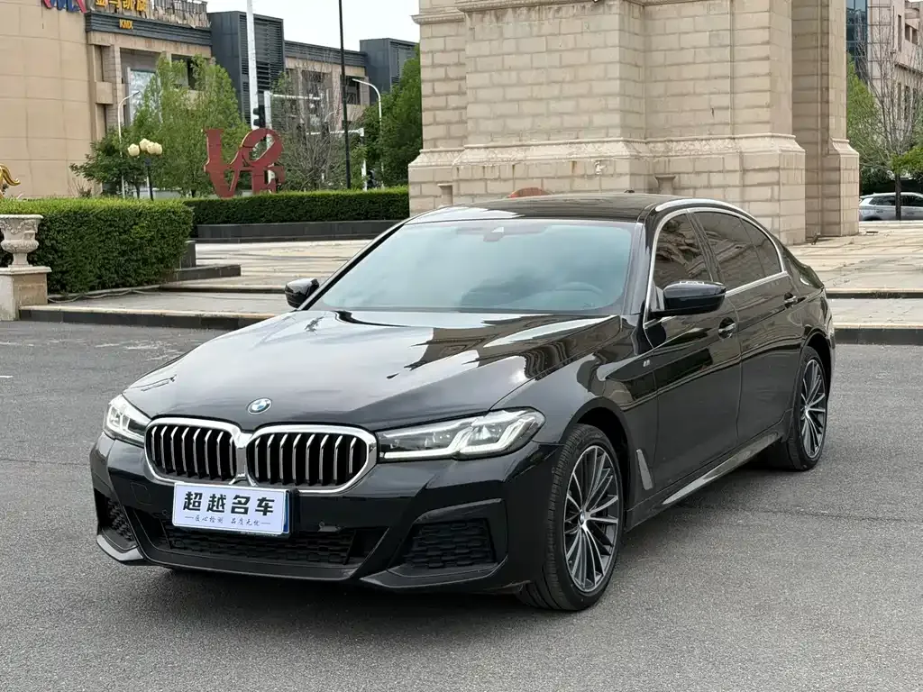 BMW 5 Series — фото 1