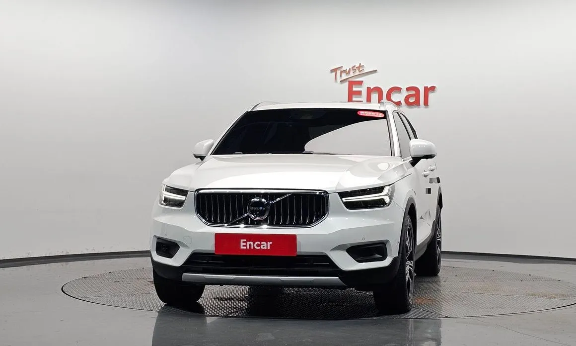 Volvo XC40 — фото 3