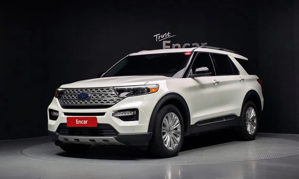 Ford Explorer — фото 1