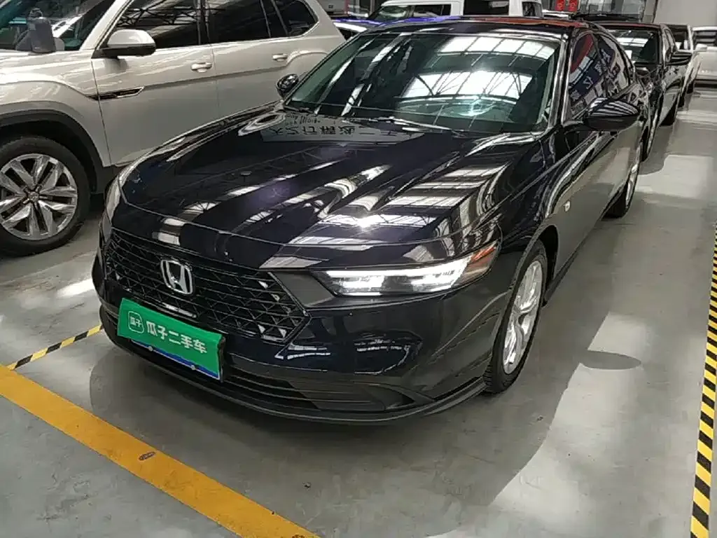 Honda Accord — фото 1