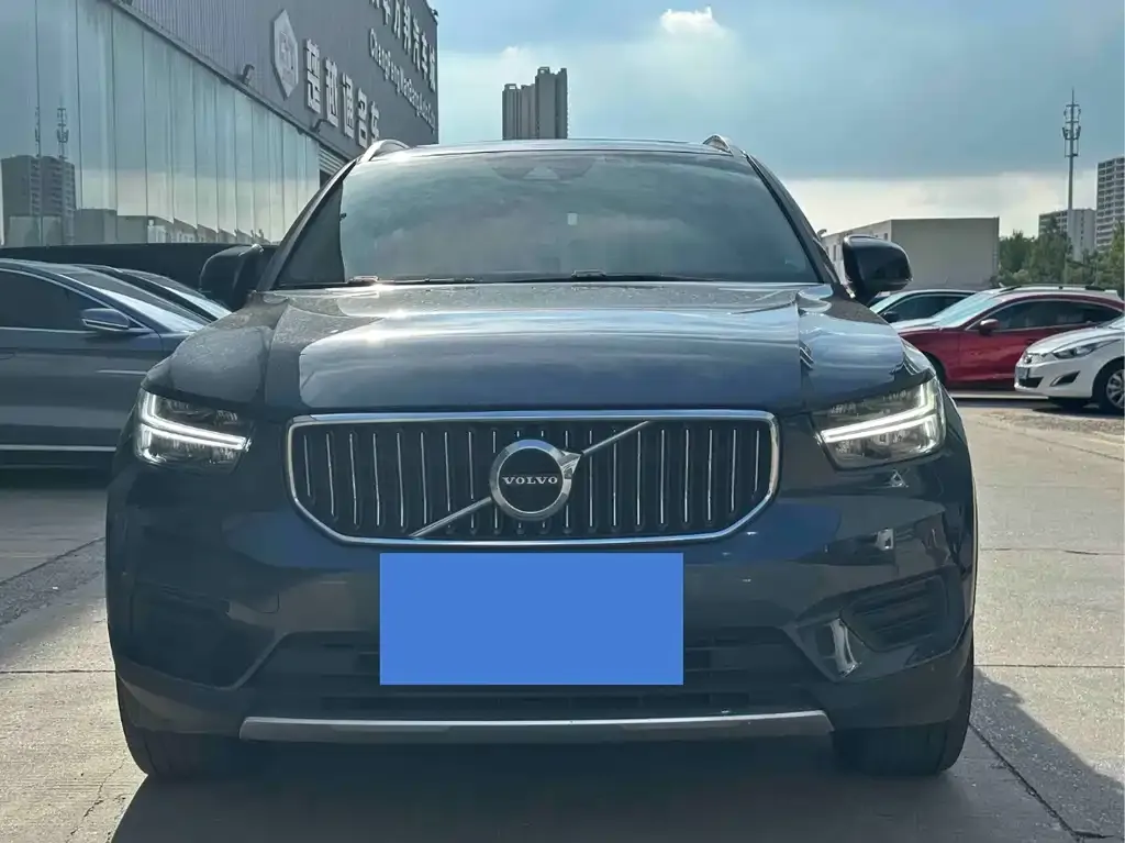 Volvo XC40 — фото 2