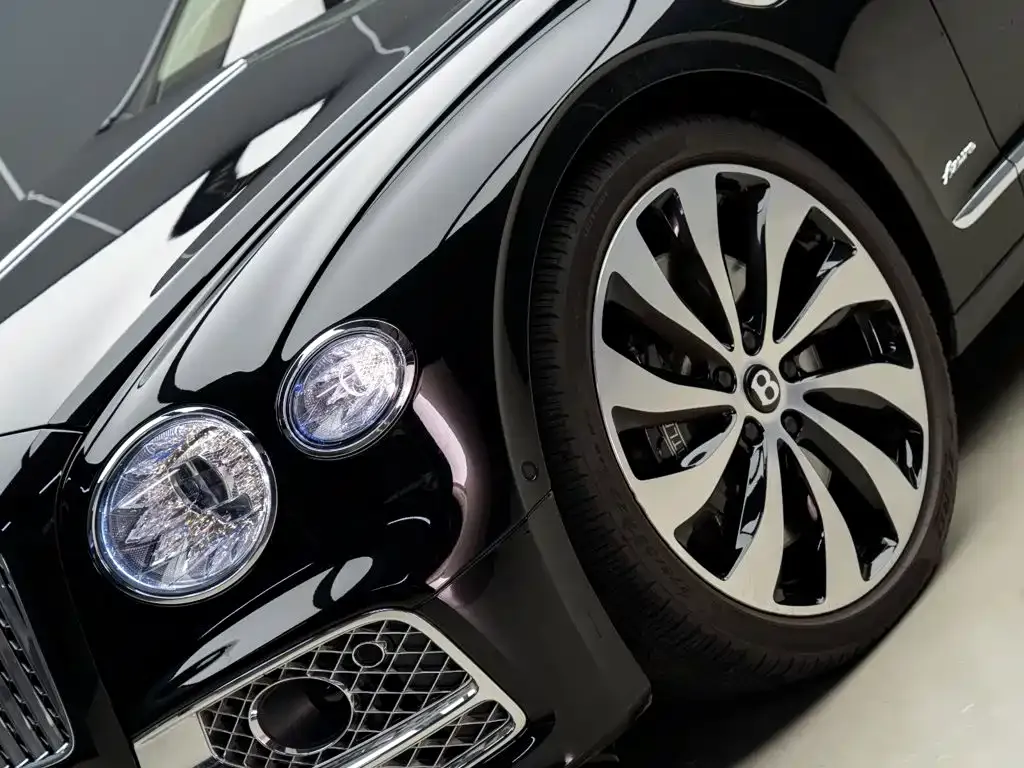 Bentley Flying Spur — фото 6