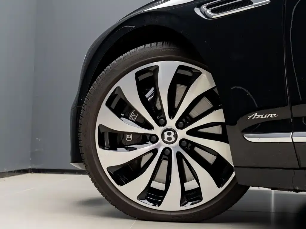 Bentley Flying Spur — фото 2