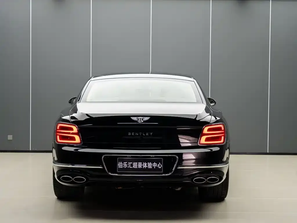 Bentley Flying Spur — фото 9