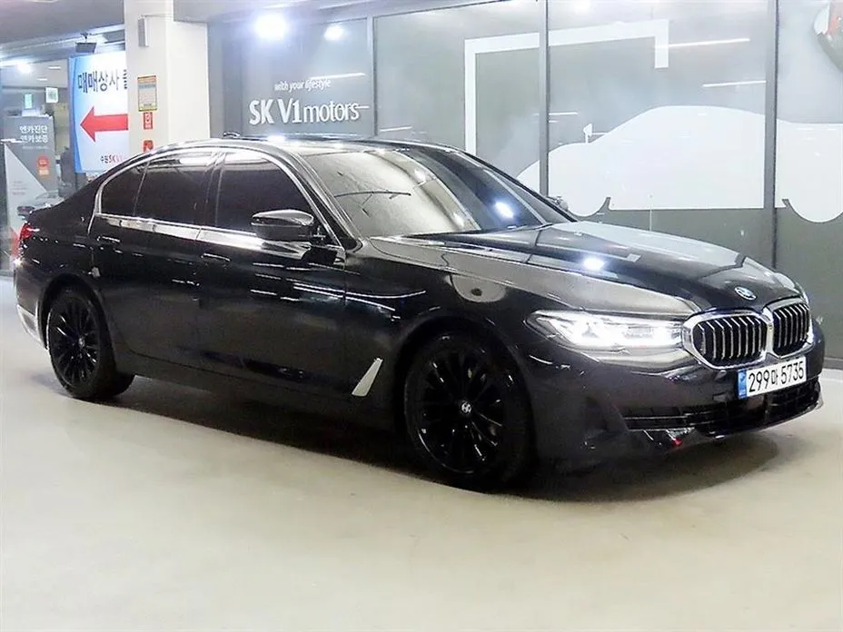 BMW 5-Series — фото 1