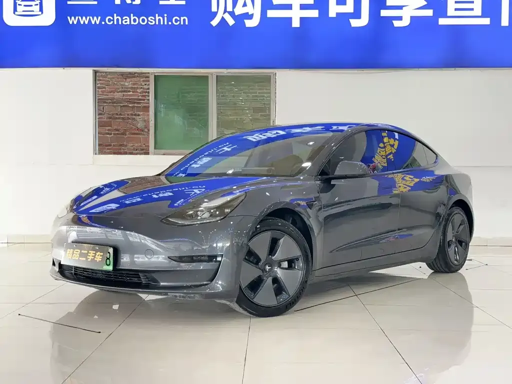 Tesla Model 3 — фото 1