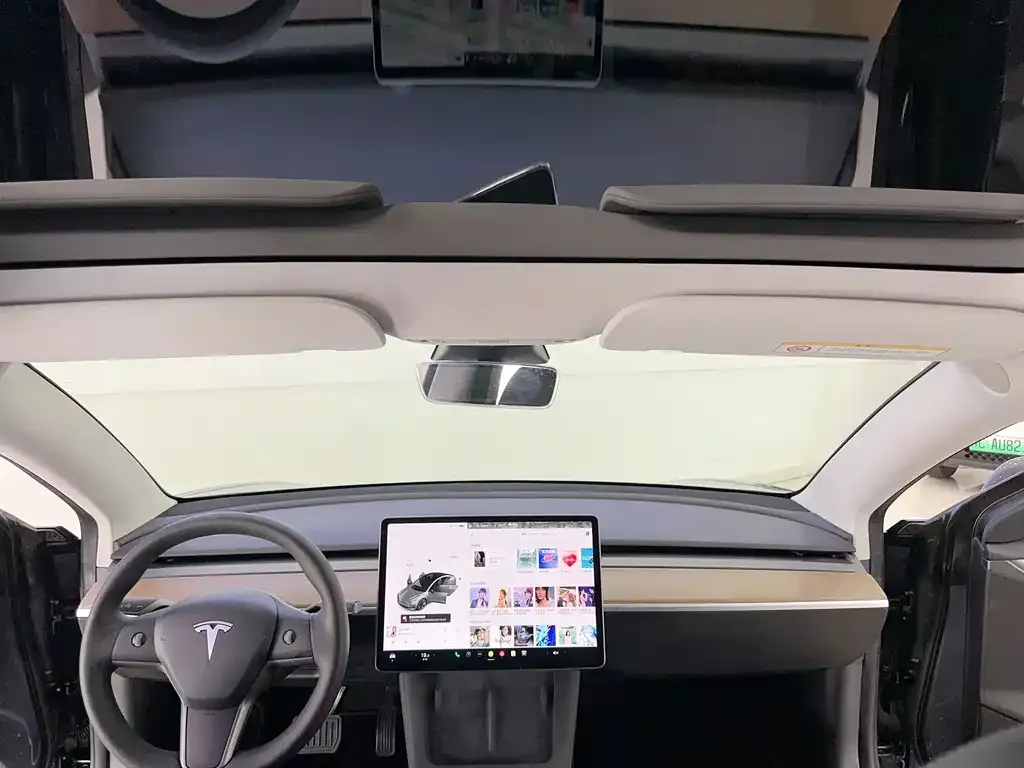 Tesla Model 3 — фото 6