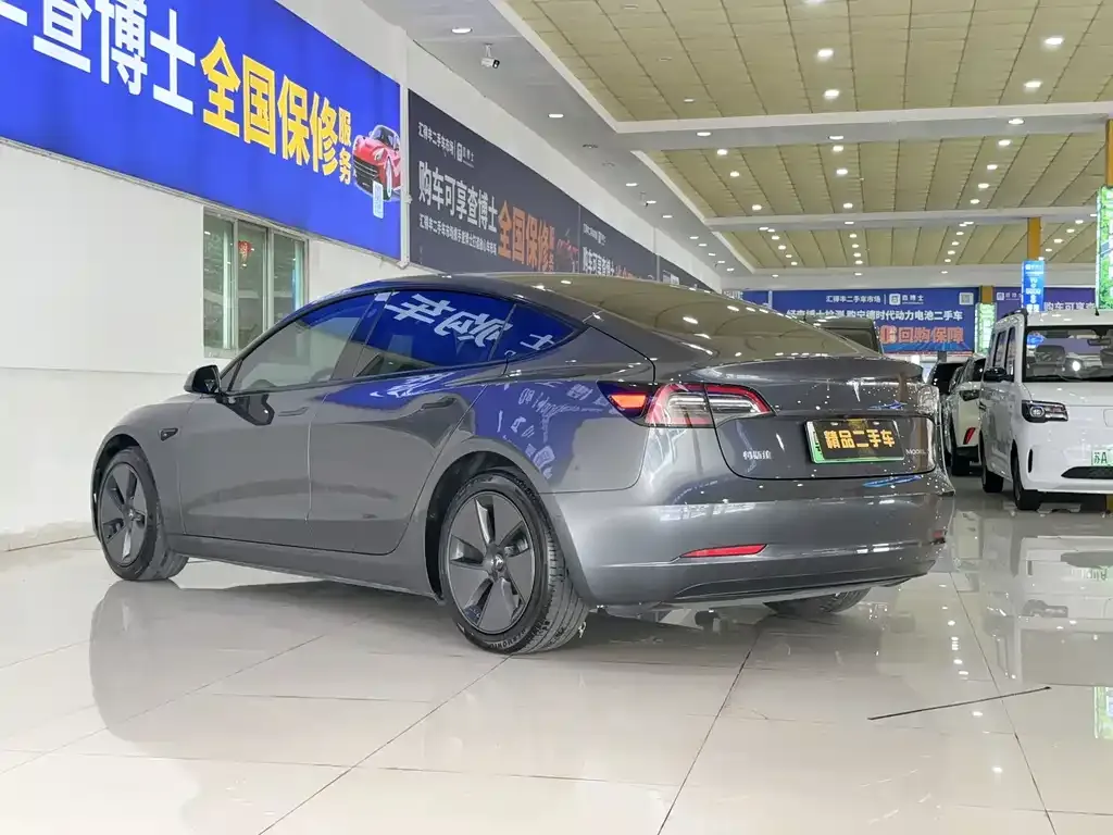 Tesla Model 3 — фото 2