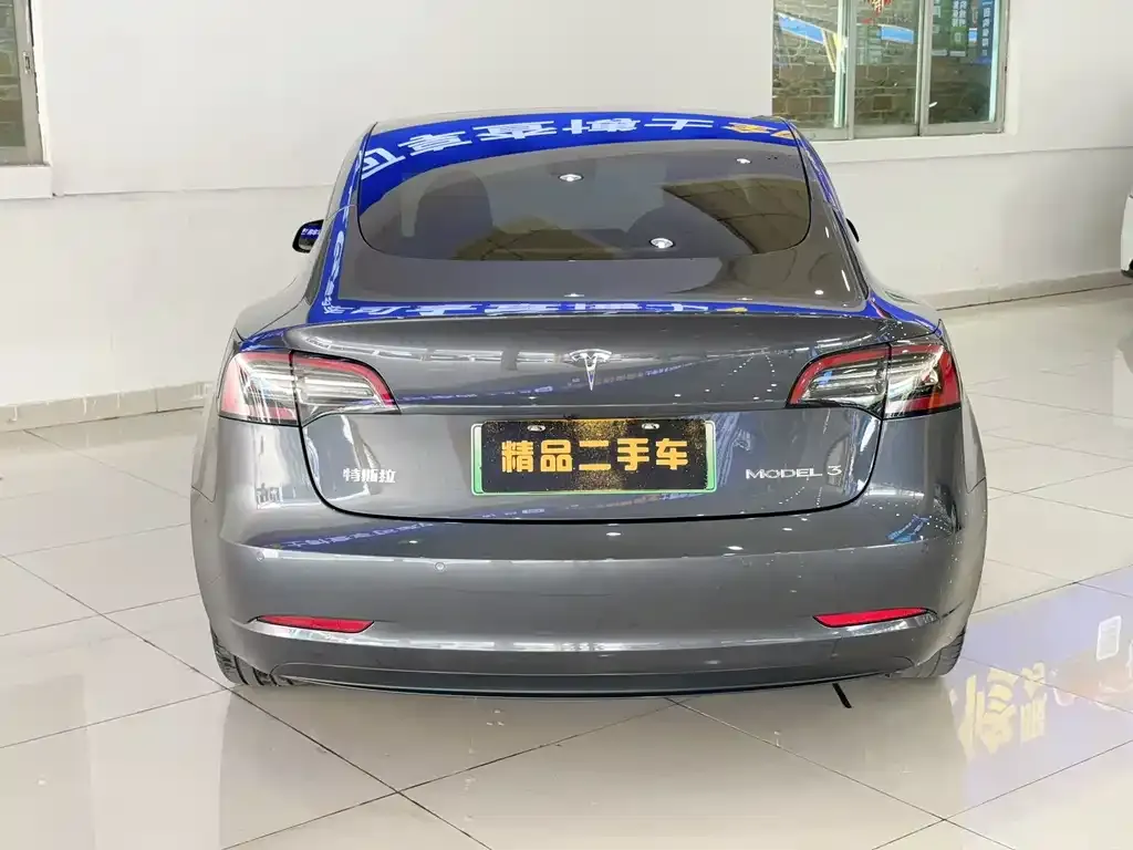 Tesla Model 3 — фото 7