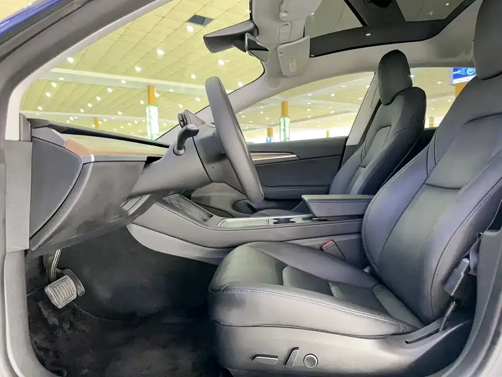 Tesla Model 3 — фото 3